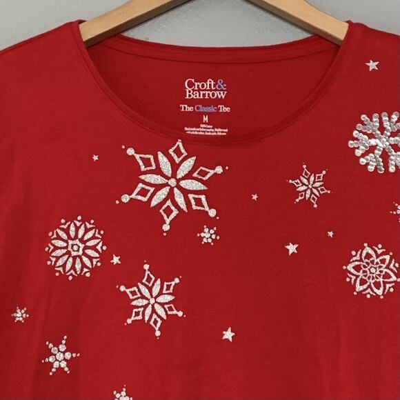 Classic Christmas Tee Size Medium Red Silver Metallic Snowflake Holiday Shirt - Picture 3 of 5